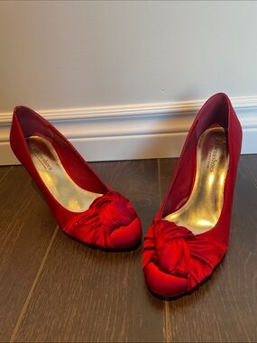 Red Satin Knot-Front Women's Heels